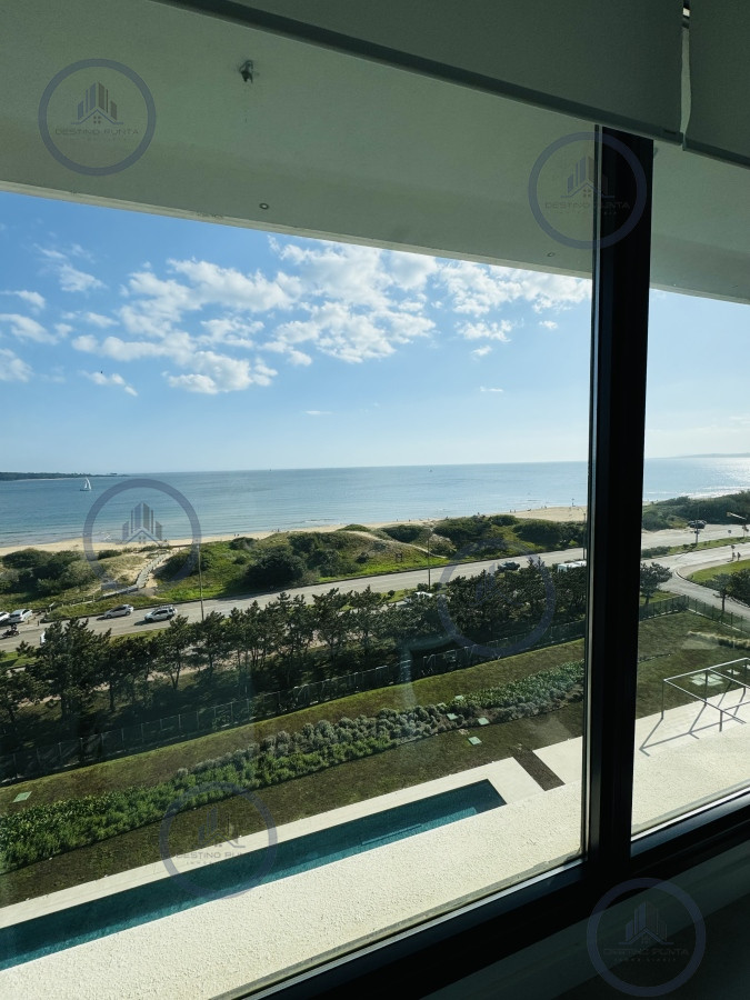 Apartamento ID.2203 - Apartamento en venta 2 dormitorios Playa Mansa vista - Venetian - a estrenar - frente al mar- lujo