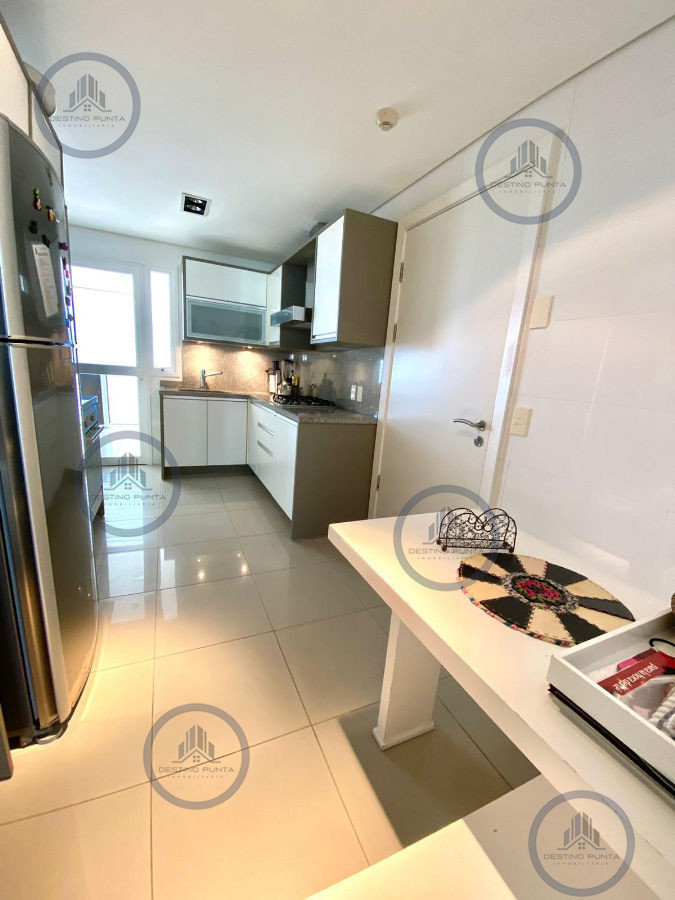 Apartamento ID.1608 - Aquarela en venta 2 dormitorios màs dependencia de servicio, Punta del Este, Playa ManSA
