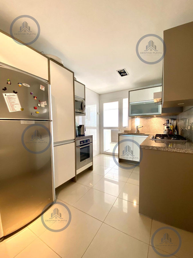 Apartamento ID.1608 - Aquarela en venta 2 dormitorios màs dependencia de servicio, Punta del Este, Playa ManSA