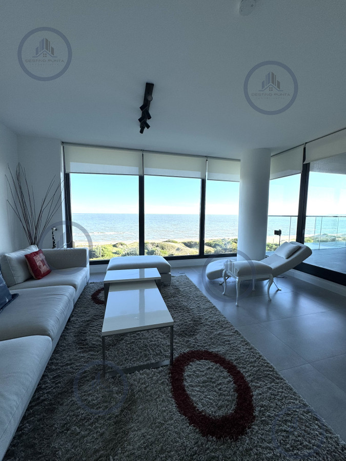 Apartamento ID.2203 - Apartamento en venta 2 dormitorios Playa Mansa vista - Venetian - a estrenar - frente al mar- lujo