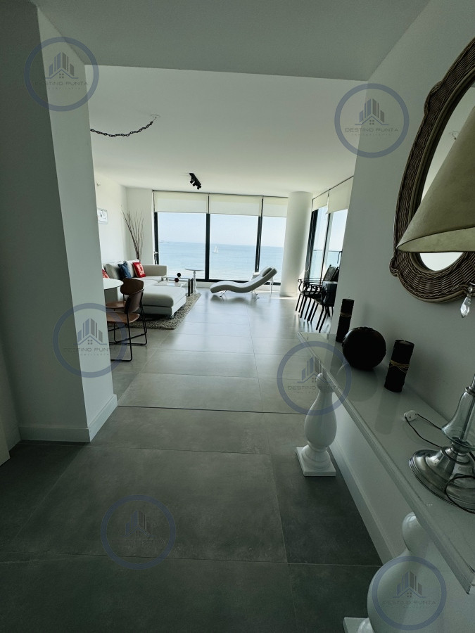 Apartamento ID.2203 - Apartamento en venta 2 dormitorios Playa Mansa vista - Venetian - a estrenar - frente al mar- lujo