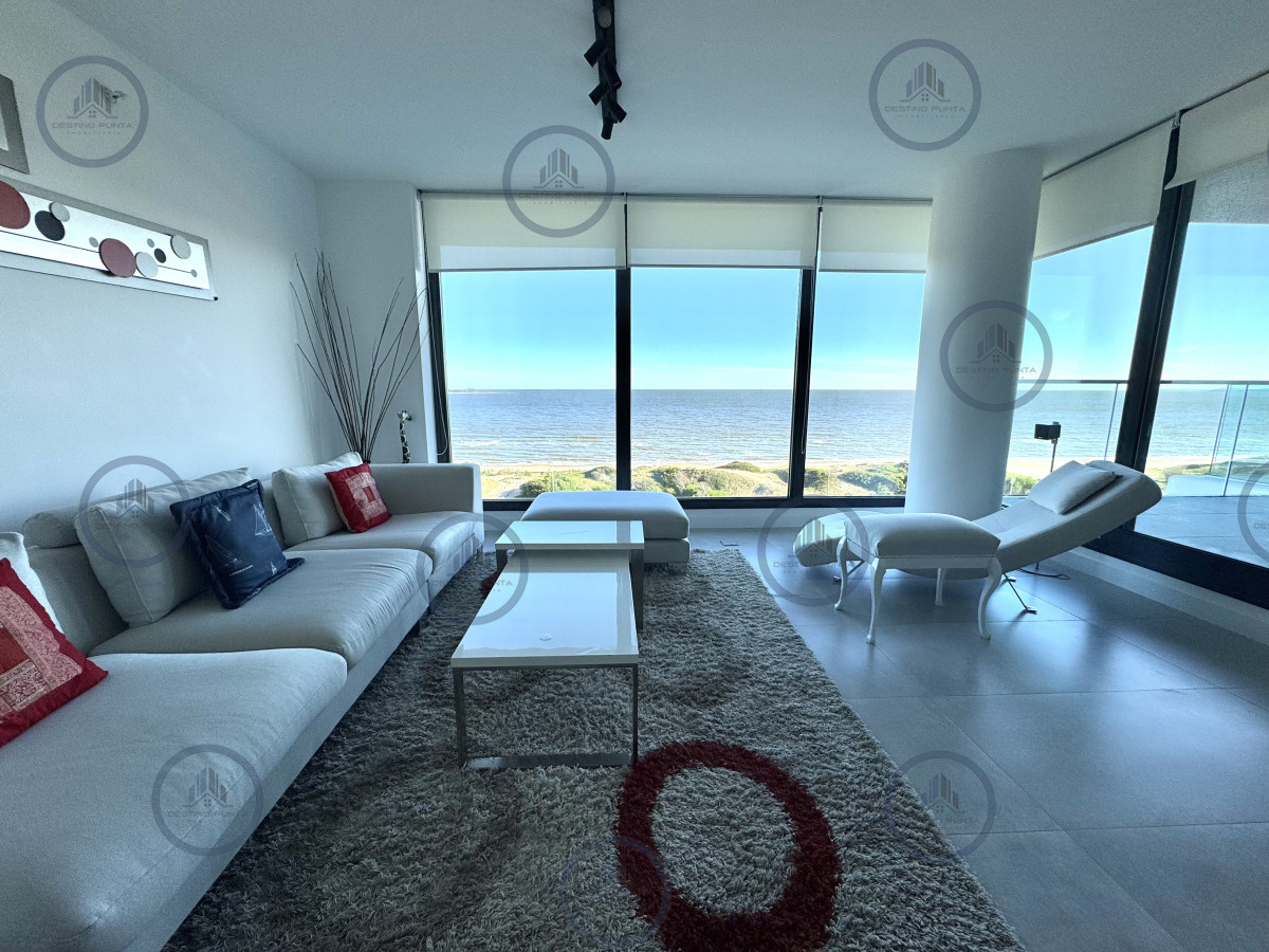 Apartamento ID.2203 - Apartamento en venta 2 dormitorios Playa Mansa vista - Venetian - a estrenar - frente al mar- lujo