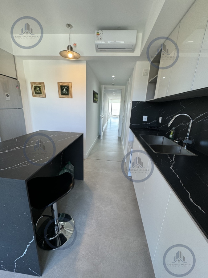 Apartamento ID.2203 - Apartamento en venta 2 dormitorios Playa Mansa vista - Venetian - a estrenar - frente al mar- lujo