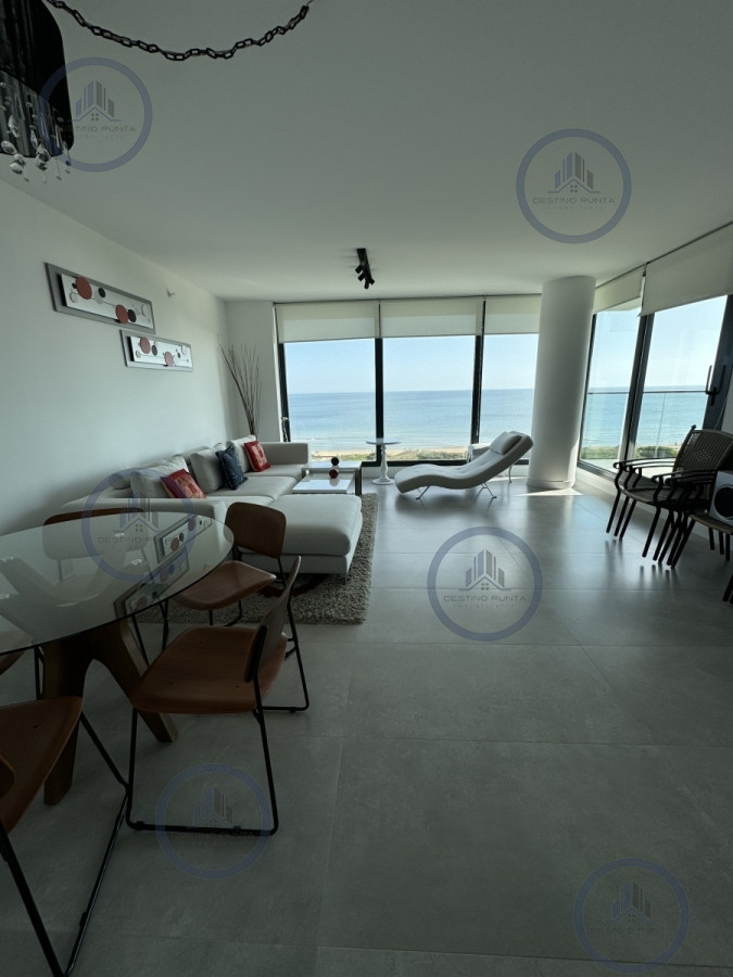Apartamento ID.2203 - Apartamento en venta 2 dormitorios Playa Mansa vista - Venetian - a estrenar - frente al mar- lujo