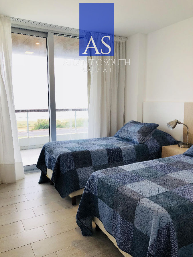 Apartamento ID.4406 - Isabel apartamento en venta 3 dormitorios más dependencia Vista al mar Piscina - Playa Mansa Punta del Este