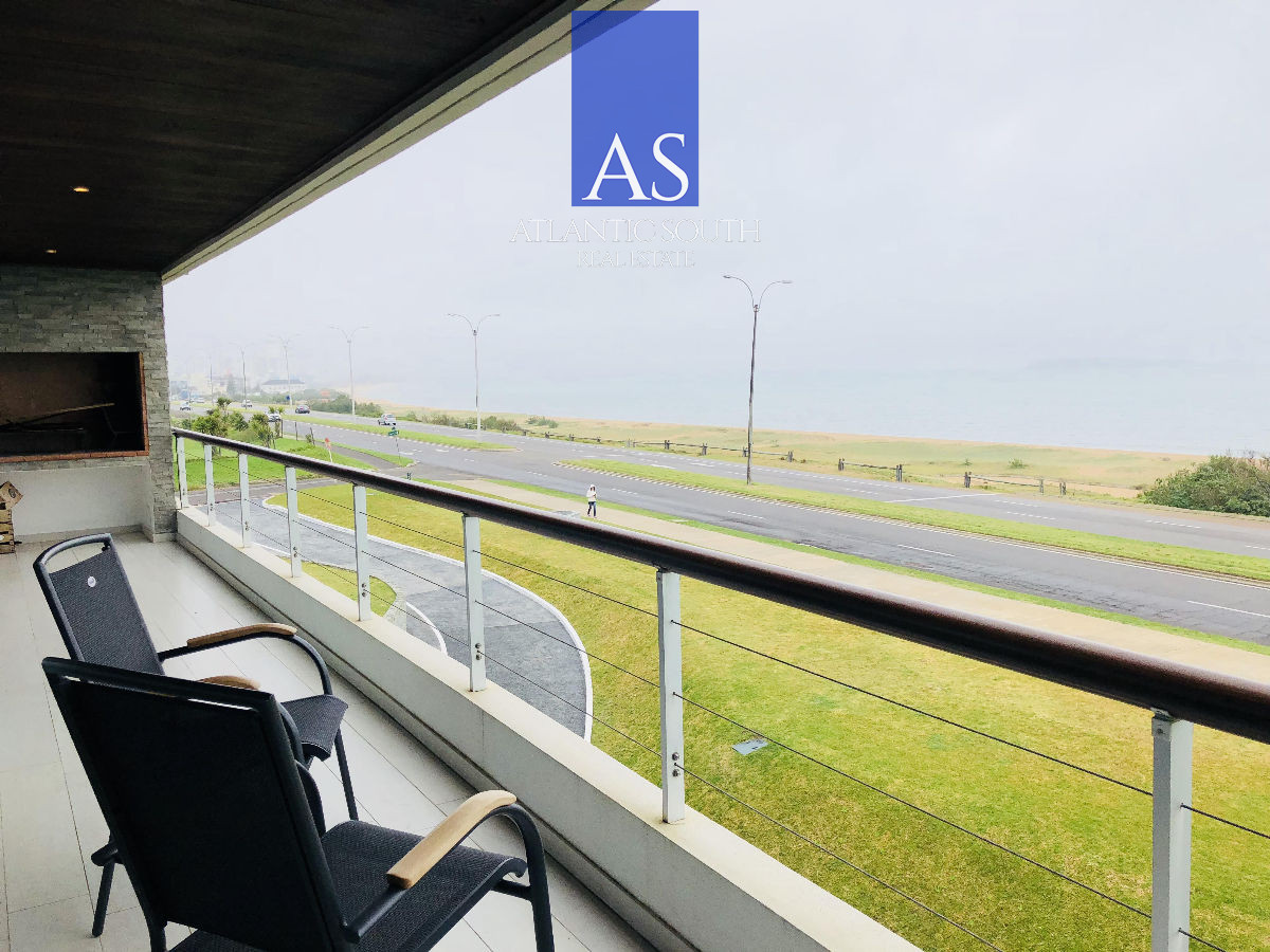 Apartamento ID.4406 - Isabel apartamento en venta 3 dormitorios más dependencia Vista al mar Piscina - Playa Mansa Punta del Este