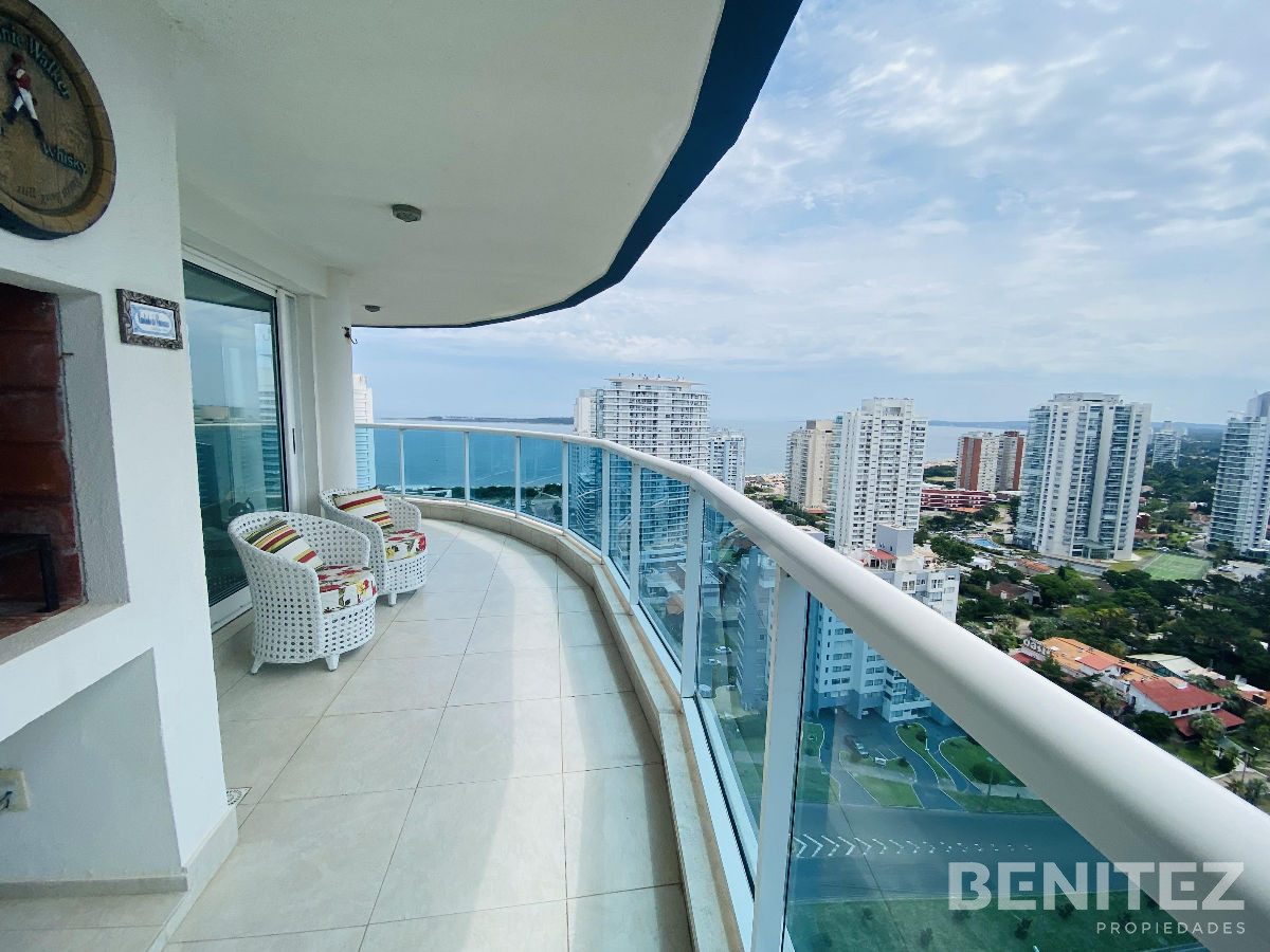 Apartamento ID.9353 - Casino Tower  en venta  vista la mar  3 dormitorios 2 baños Punta del Este