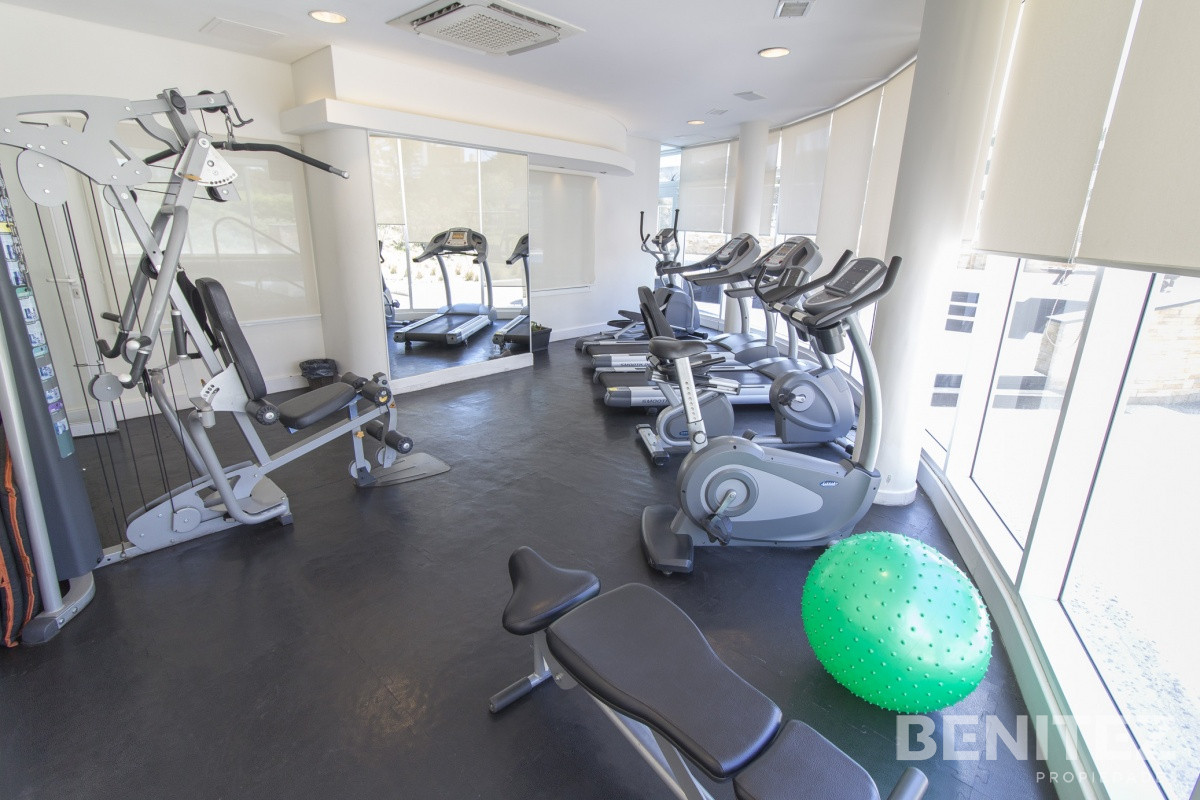 Apartamento ID.9353 - Casino Tower  en venta  vista la mar  3 dormitorios 2 baños Punta del Este