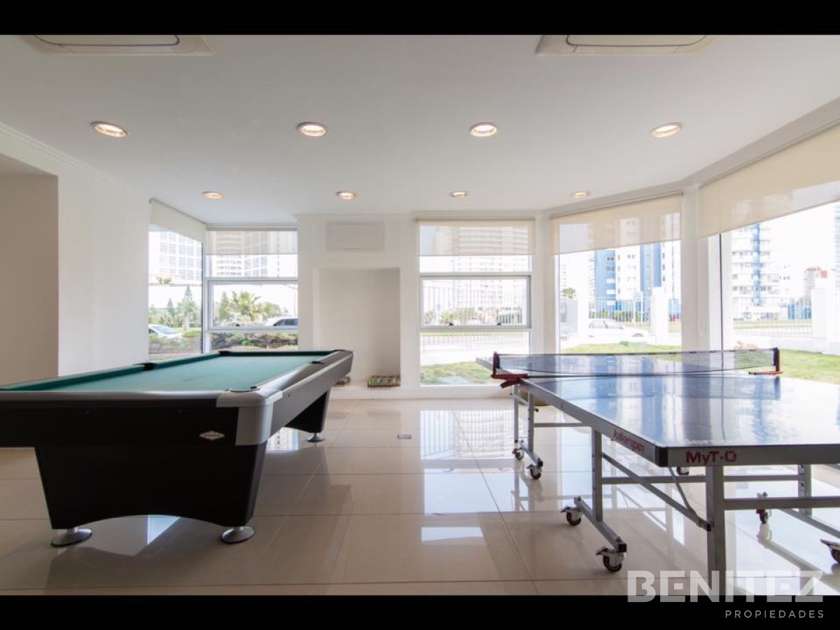 Apartamento ID.9353 - Casino Tower  en venta  vista la mar  3 dormitorios 2 baños Punta del Este