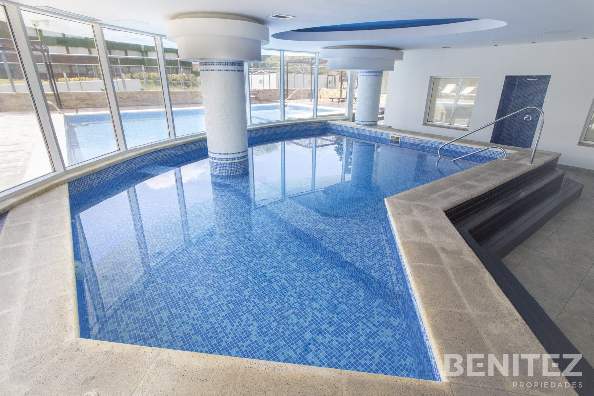 Apartamento ID.9353 - Casino Tower  en venta  vista la mar  3 dormitorios 2 baños Punta del Este