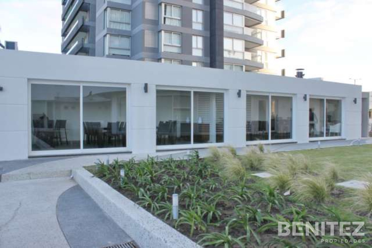 Apartamento ID.9353 - Casino Tower  en venta  vista la mar  3 dormitorios 2 baños Punta del Este