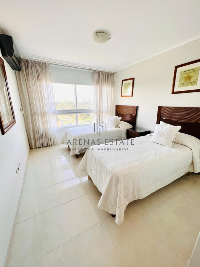 Apartamento ID.1996 - Le Jardin apartamento en venta de 3 dormitorios. Vista al mar.