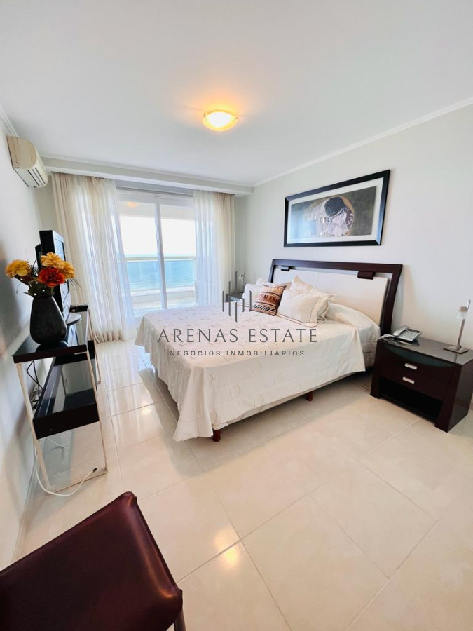 Apartamento ID.1996 - Le Jardin apartamento en venta de 3 dormitorios. Vista al mar.