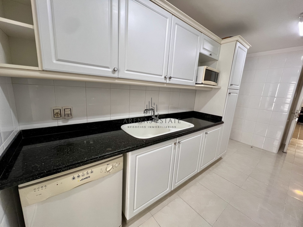 Apartamento ID.1995 - Alquiler anual 3 dormitorios Le jardin Punta del Este 