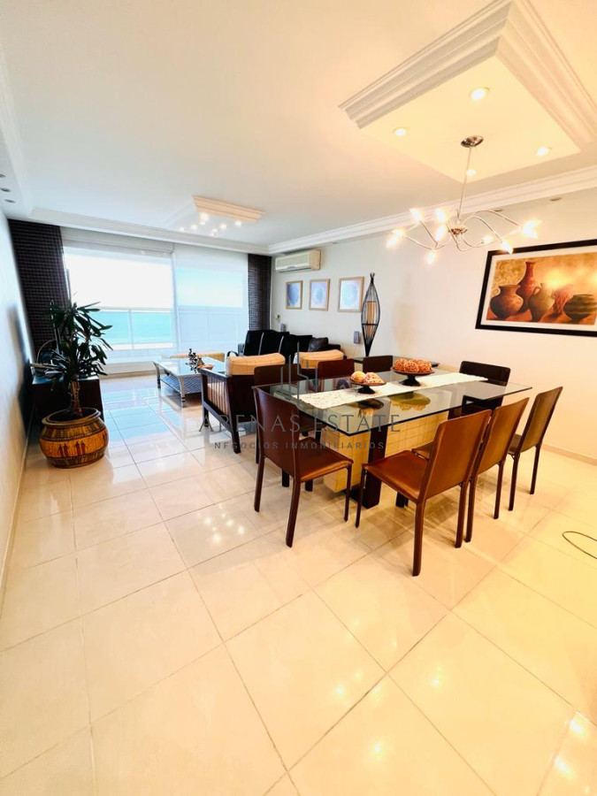 Apartamento ID.1996 - Le Jardin apartamento en venta de 3 dormitorios. Vista al mar.