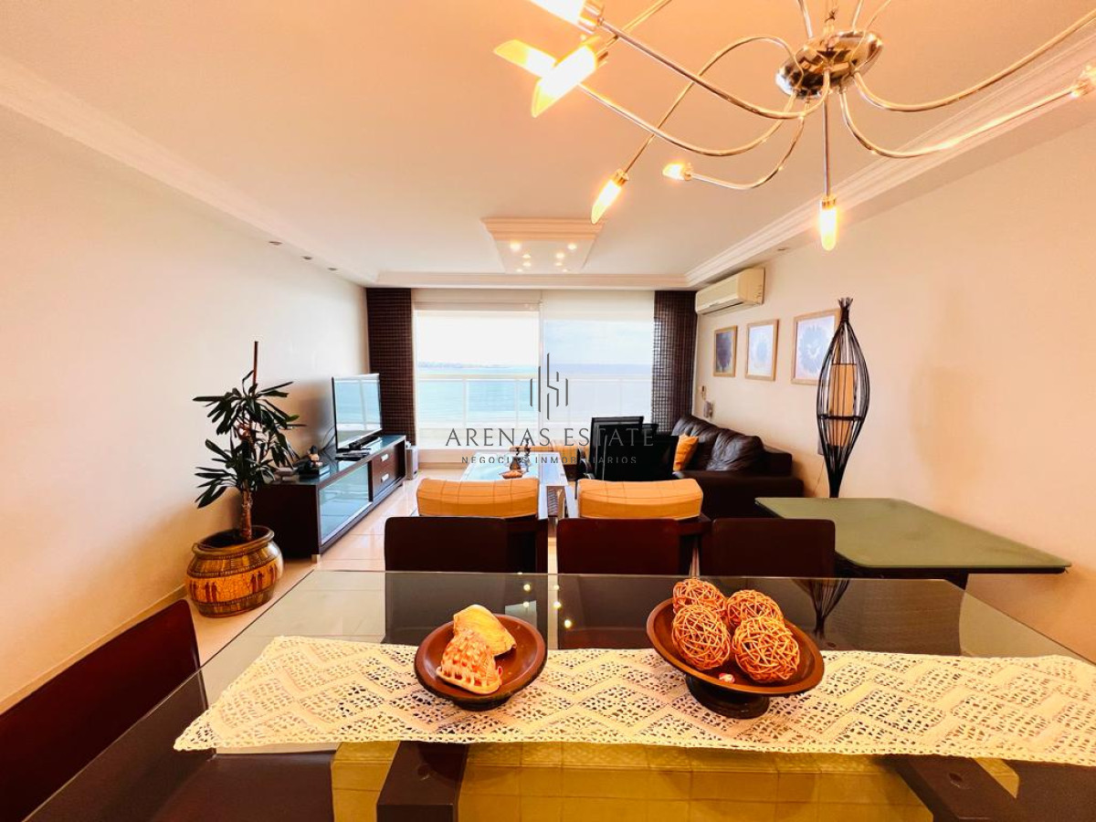 Apartamento ID.1996 - Le Jardin apartamento en venta de 3 dormitorios. Vista al mar.