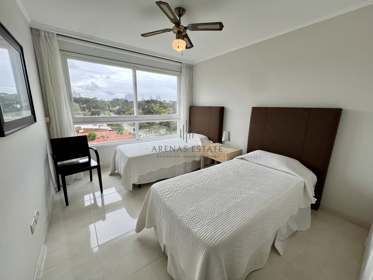 Apartamento ID.1995 - Alquiler anual 3 dormitorios Le jardin Punta del Este 