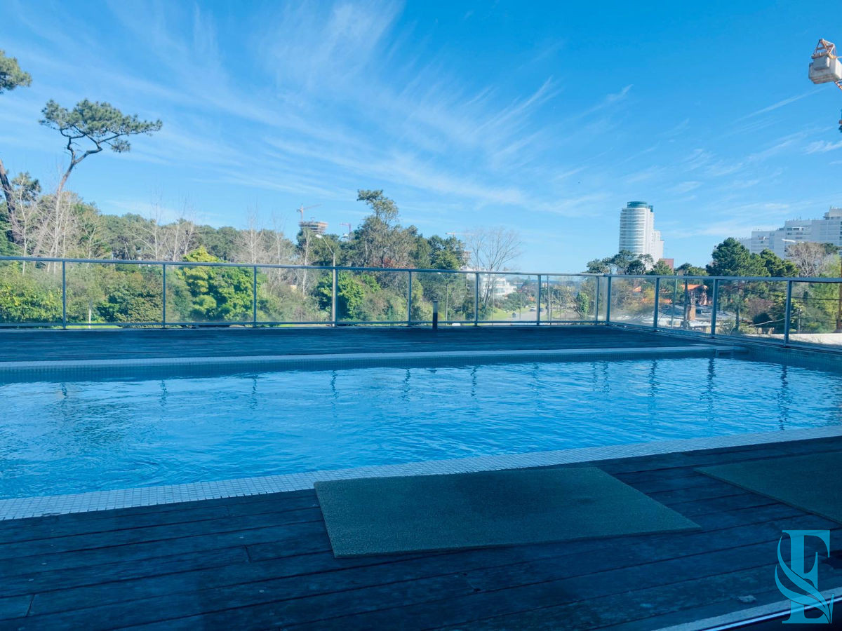 Apartamento ID.236 - Emerald apartamento en venta - 3 dormitorios + den- piscina  - Mansa Penthouse Punta del Este