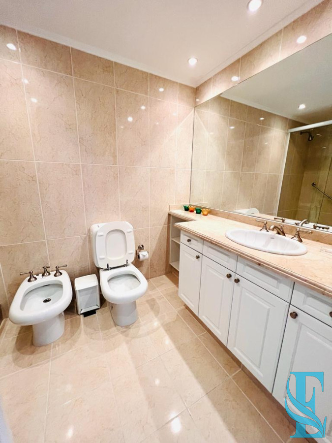 Apartamento ID.235 - Le Jardin apartamento en venta de 3 dormitorios. Vista al mar.