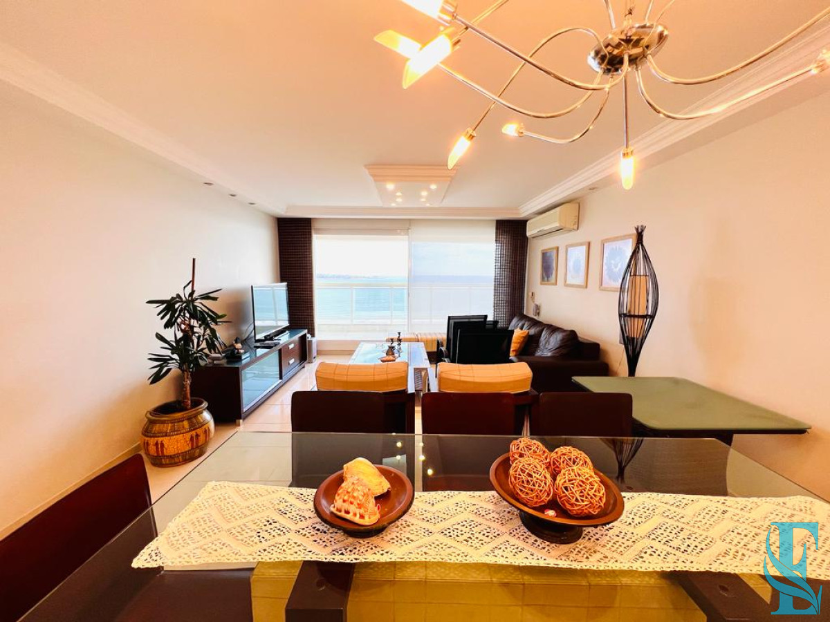 Apartamento ID.235 - Le Jardin apartamento en venta de 3 dormitorios. Vista al mar.