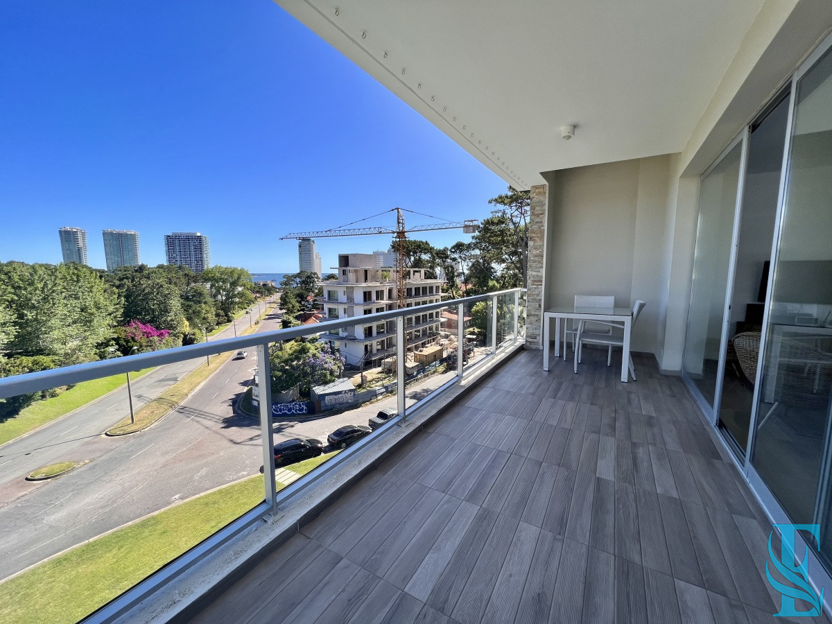 Apartamento ID.236 - Emerald apartamento en venta - 3 dormitorios + den- piscina  - Mansa Penthouse Punta del Este