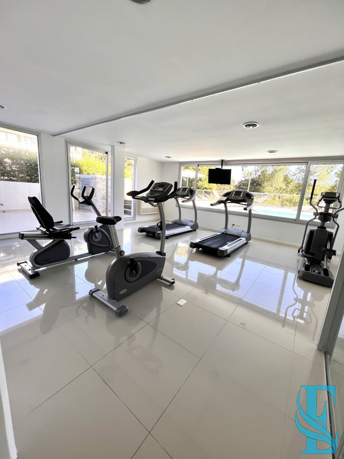 Apartamento ID.236 - Emerald apartamento en venta - 3 dormitorios + den- piscina  - Mansa Penthouse Punta del Este