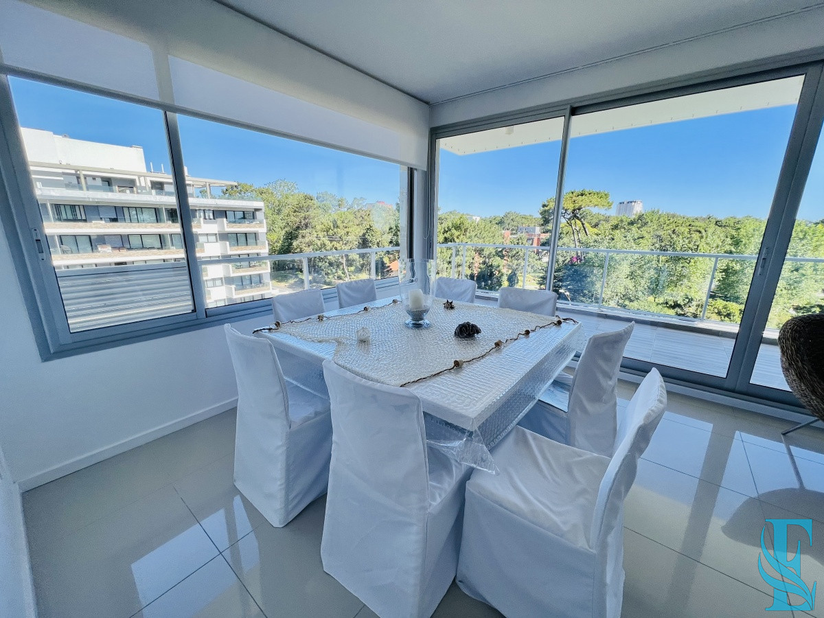 Apartamento ID.236 - Emerald apartamento en venta - 3 dormitorios + den- piscina  - Mansa Penthouse Punta del Este