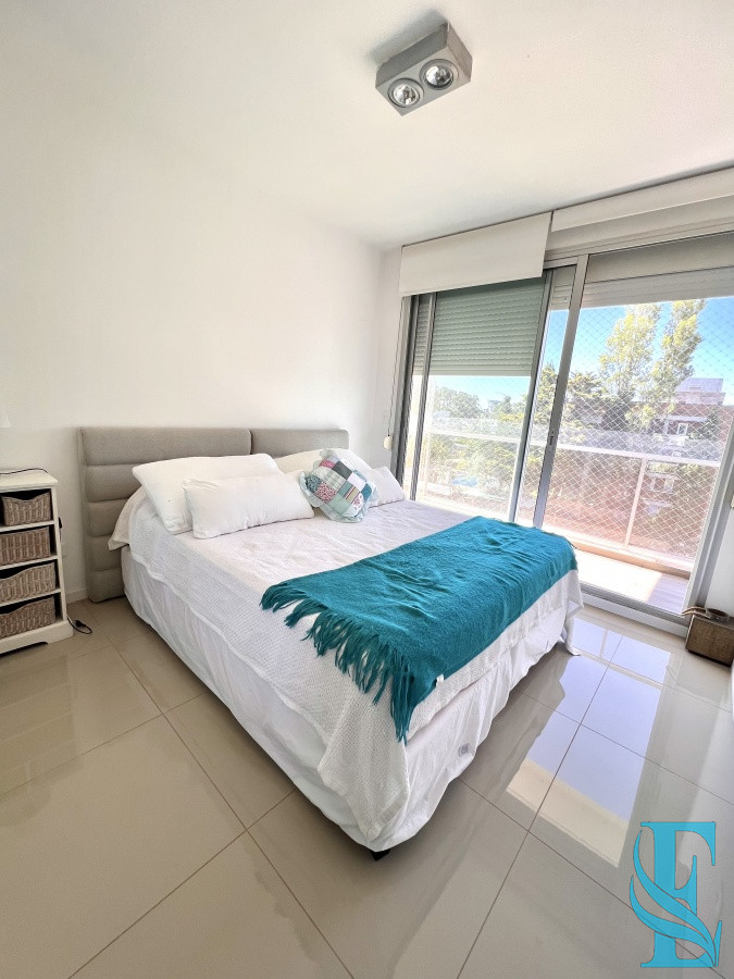 Apartamento ID.236 - Emerald apartamento en venta - 3 dormitorios + den- piscina  - Mansa Penthouse Punta del Este
