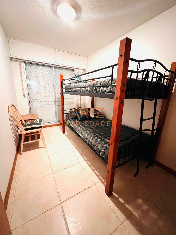 Apartamento ID.1253 - Apartamento de tres dormitorios en venta  parrilla propia vista al mar - Península  Punta del Este .