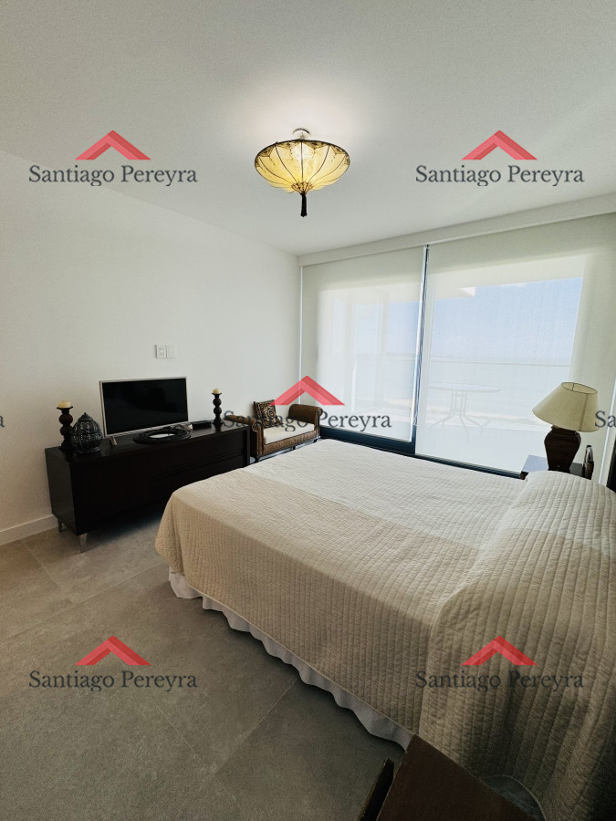 Apartamento ID.13711 - Apartamento en venta 2 dormitorios Playa Mansa vista - Venetian - a estrenar - frente al mar- lujo