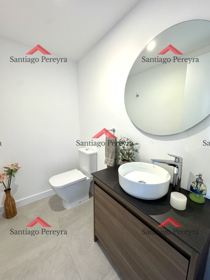 Apartamento ID.13711 - Apartamento en venta 2 dormitorios Playa Mansa vista - Venetian - a estrenar - frente al mar- lujo