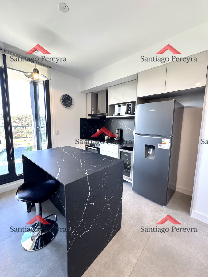 Apartamento ID.13711 - Apartamento en venta 2 dormitorios Playa Mansa vista - Venetian - a estrenar - frente al mar- lujo