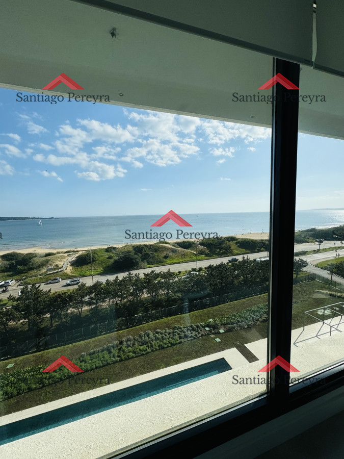 Apartamento ID.13711 - Apartamento en venta 2 dormitorios Playa Mansa vista - Venetian - a estrenar - frente al mar- lujo