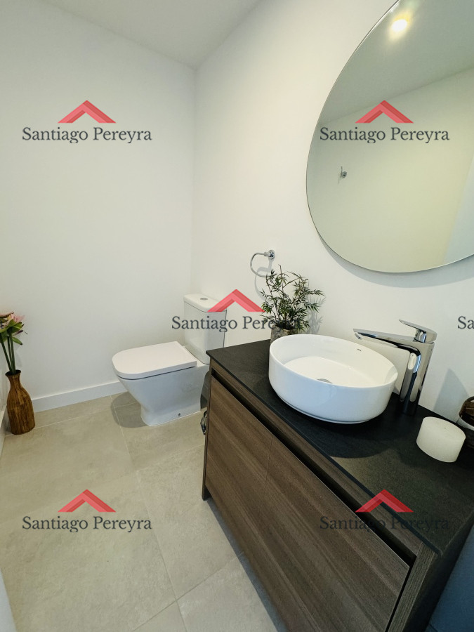 Apartamento ID.13711 - Apartamento en venta 2 dormitorios Playa Mansa vista - Venetian - a estrenar - frente al mar- lujo