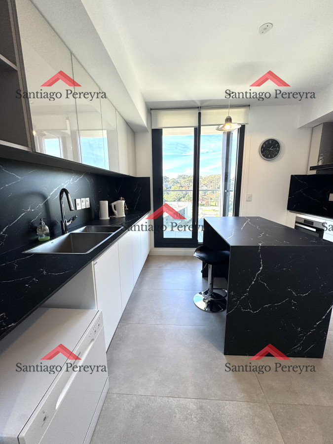 Apartamento ID.13711 - Apartamento en venta 2 dormitorios Playa Mansa vista - Venetian - a estrenar - frente al mar- lujo