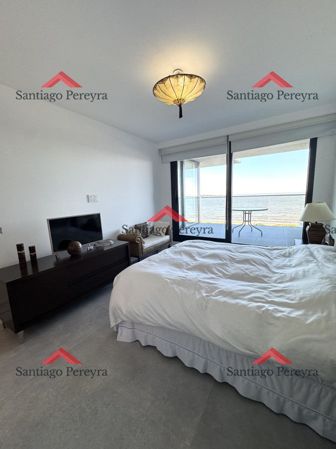 Apartamento ID.13711 - Apartamento en venta 2 dormitorios Playa Mansa vista - Venetian - a estrenar - frente al mar- lujo