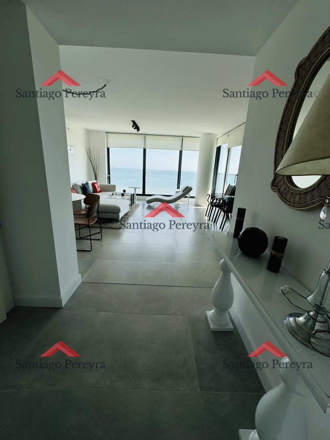 Apartamento ID.13711 - Apartamento en venta 2 dormitorios Playa Mansa vista - Venetian - a estrenar - frente al mar- lujo