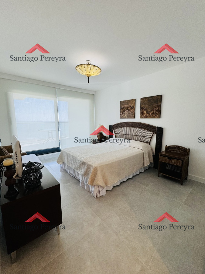 Apartamento ID.13711 - Apartamento en venta 2 dormitorios Playa Mansa vista - Venetian - a estrenar - frente al mar- lujo