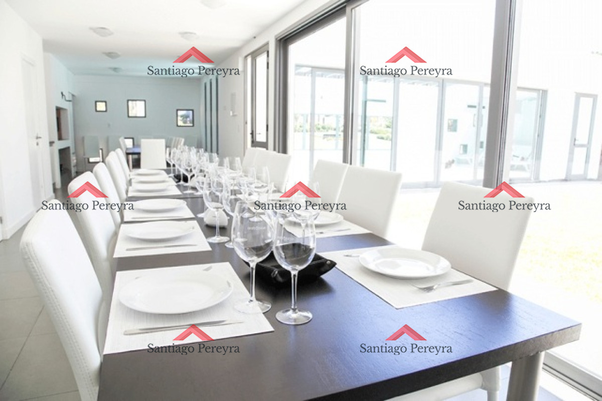 Apartamento ID.13436 - Apartamento en venta 2 dormitorios. Chronos- Playa Brava. Punta del Este.