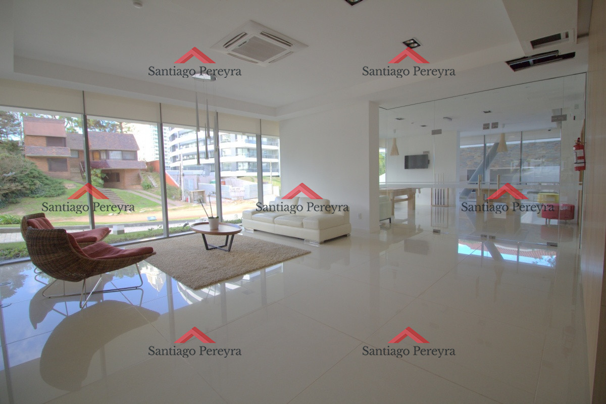 Apartamento ID.13436 - Apartamento en venta 2 dormitorios. Chronos- Playa Brava. Punta del Este.