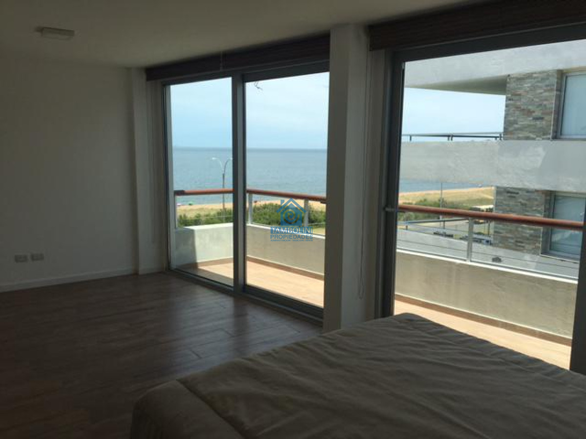 Apartamento ID.544 - Hermoso apartamento en venta 4 dormitorios. Frente al mar Punta del Este. 