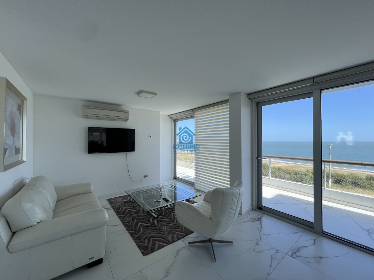 Apartamento ID.544 - Hermoso apartamento en venta 4 dormitorios. Frente al mar Punta del Este. 