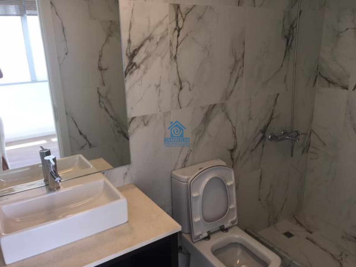 Apartamento ID.544 - Hermoso apartamento en venta 4 dormitorios. Frente al mar Punta del Este. 