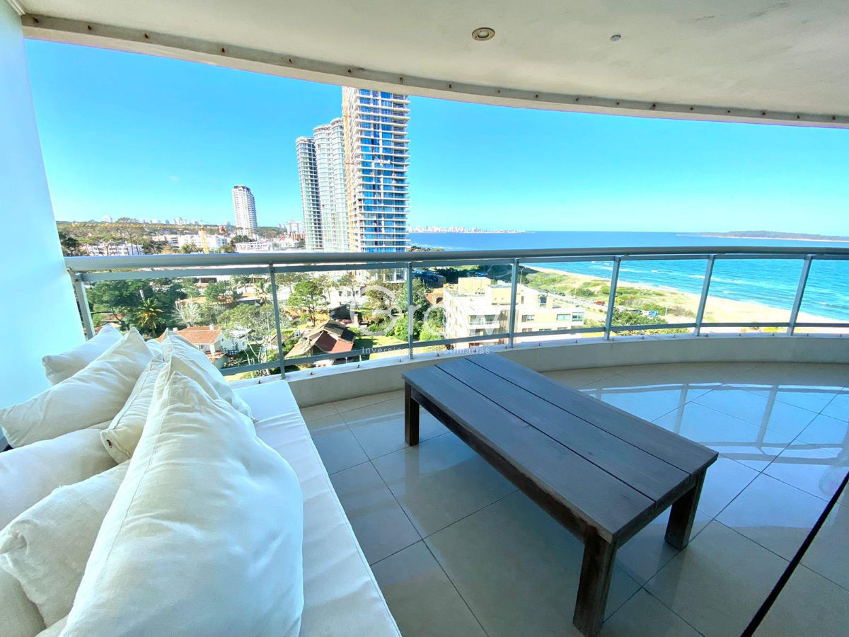 Apartamento ID.754 - Aquarela en venta 2 dormitorios dependencia de servicio. Punta del Este