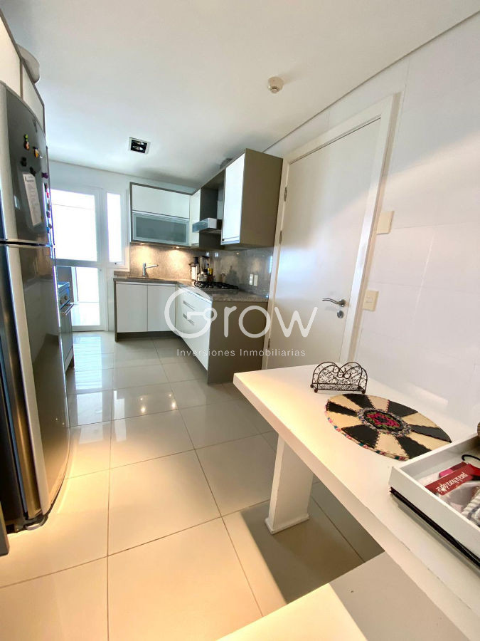 Apartamento ID.754 - Aquarela en venta 2 dormitorios dependencia de servicio. Punta del Este