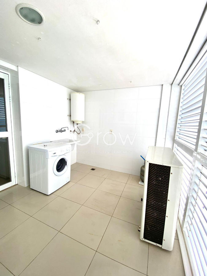 Apartamento ID.754 - Aquarela en venta 2 dormitorios dependencia de servicio. Punta del Este