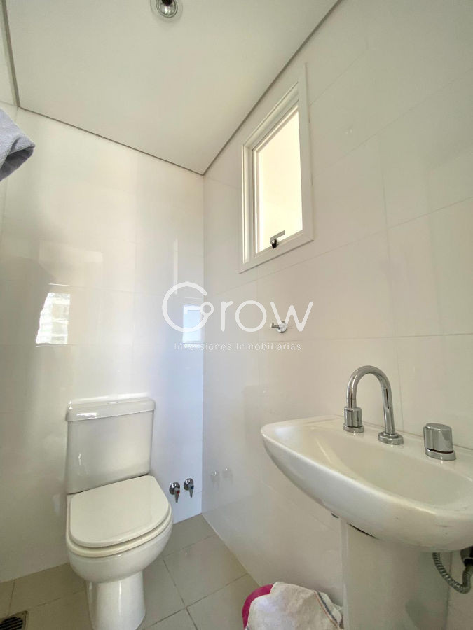 Apartamento ID.754 - Aquarela en venta 2 dormitorios dependencia de servicio. Punta del Este
