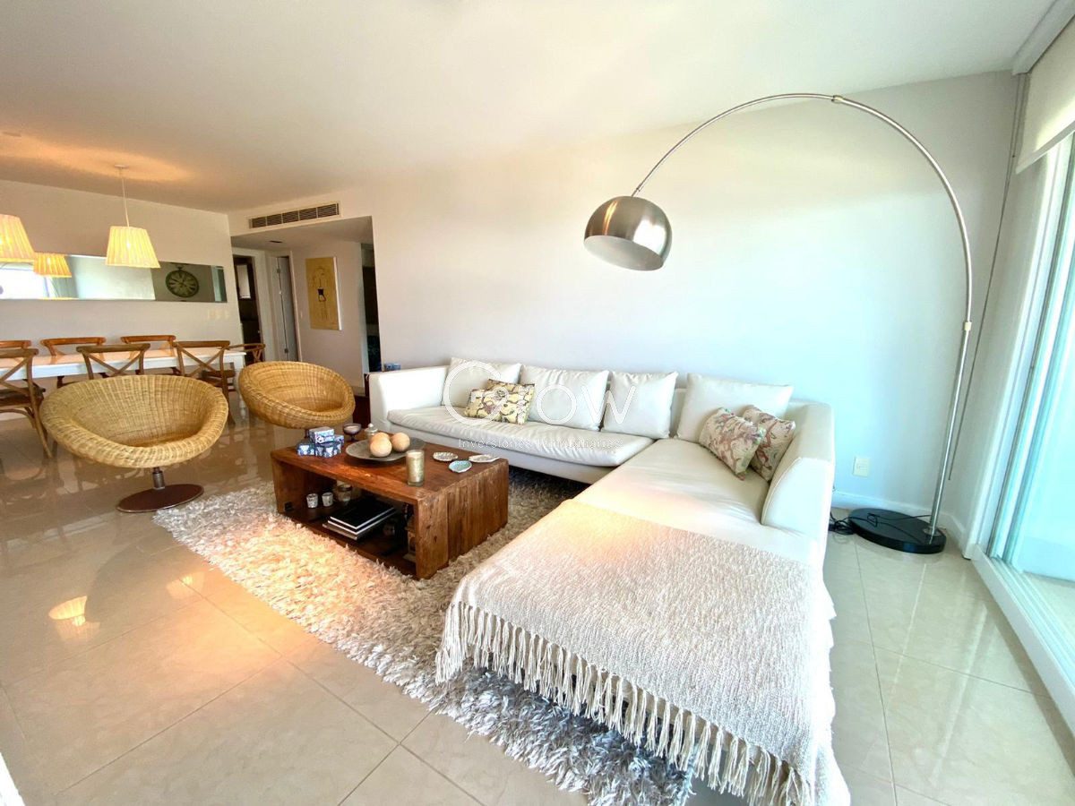 Apartamento ID.754 - Aquarela en venta 2 dormitorios dependencia de servicio. Punta del Este