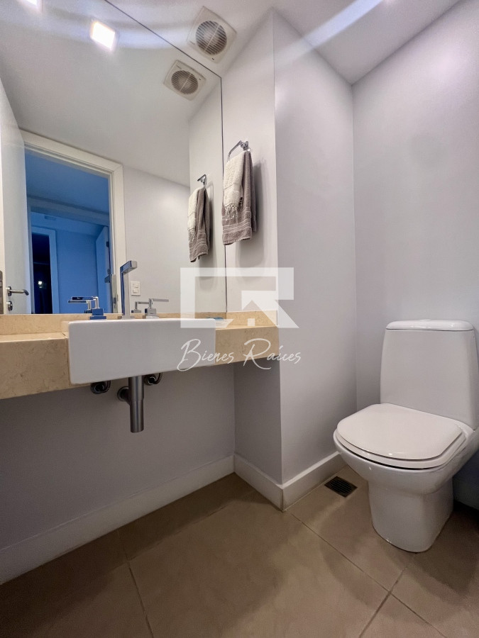 Apartamento ID.937 - Alquiler de verano Dos dormitorios y dep. de servicio. 