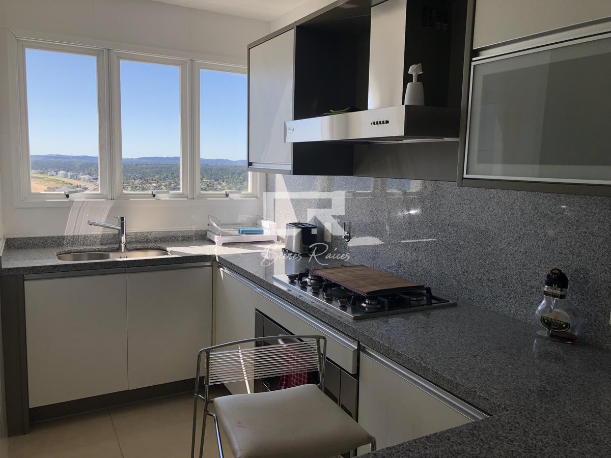 Apartamento ID.743 - Venta y alquiler anual exclusivo Pent House Aquarela  3 dormitorios y dep. 